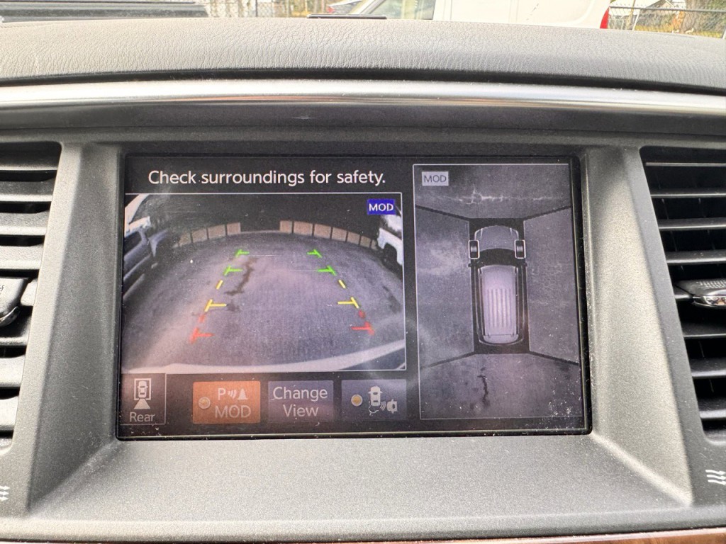 2018 Nissan Armada Image 17