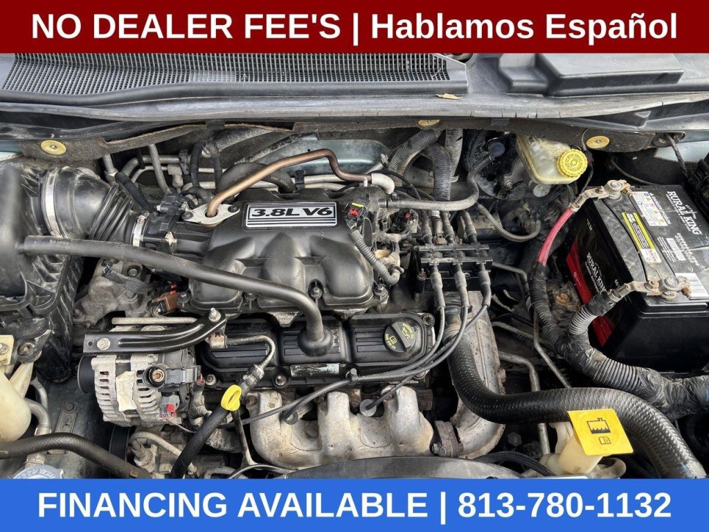 2010 Chrysler Town & Country Image 9