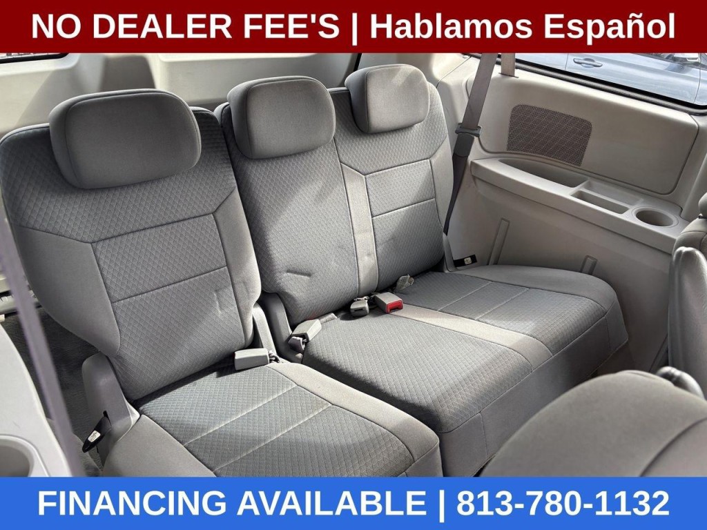 2010 Chrysler Town & Country Image 19