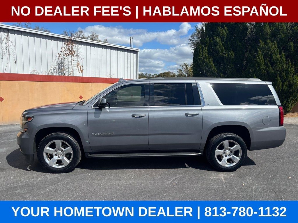 2018 Chevrolet Suburban Image 2