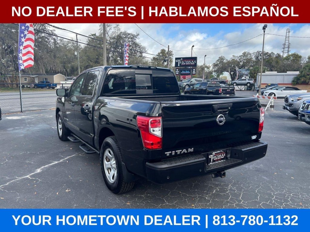 2020 Nissan Titan Image 3