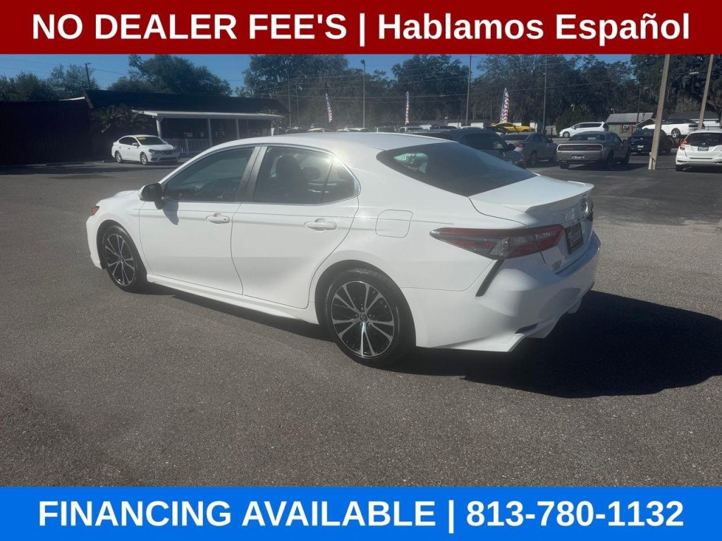 2018 Toyota Camry Image 3