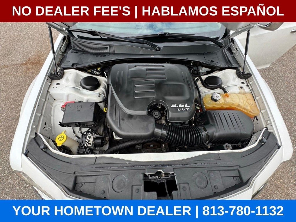 2011 Chrysler 300 Image 10