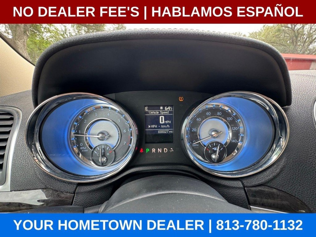 2011 Chrysler 300 Image 12