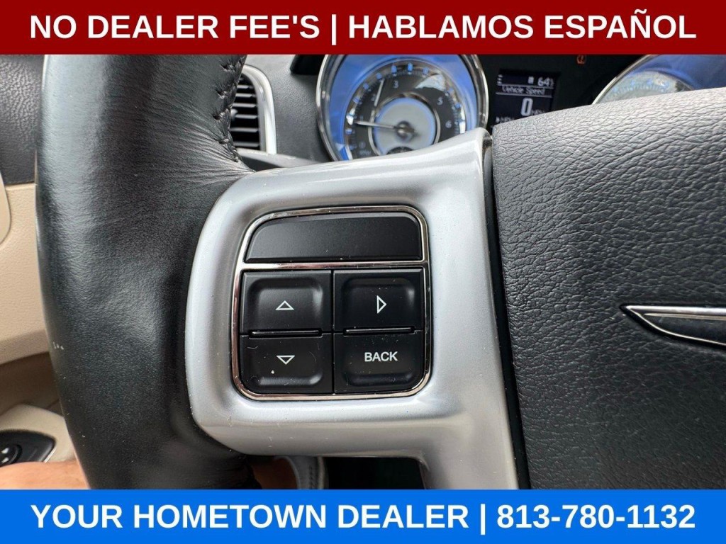 2011 Chrysler 300 Image 14