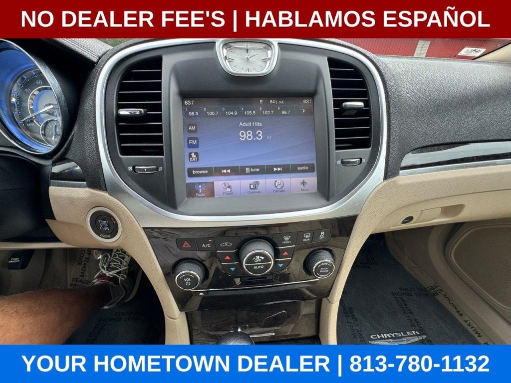 2011 Chrysler 300 Image 16