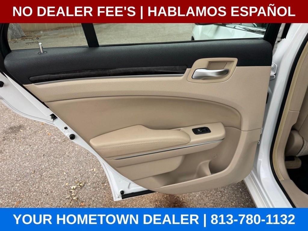 2011 Chrysler 300 Image 20