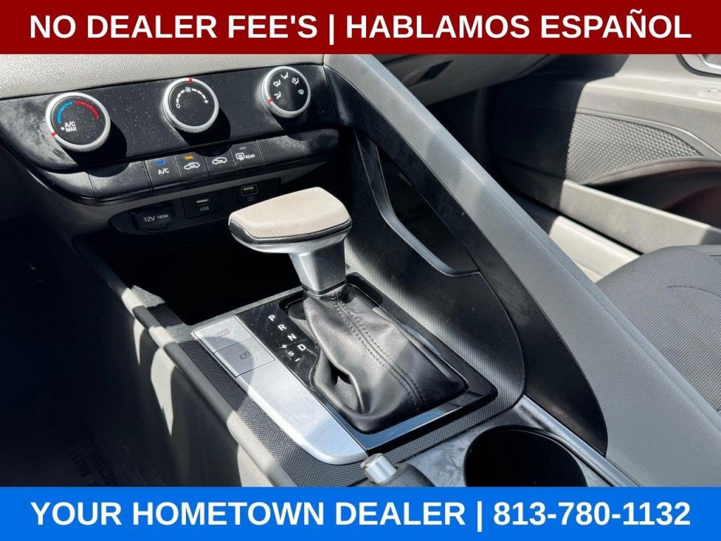 2022 Hyundai Elantra Image 17