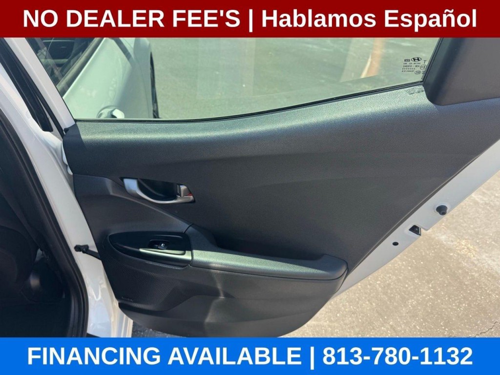 2019 Hyundai Veloster Image 24
