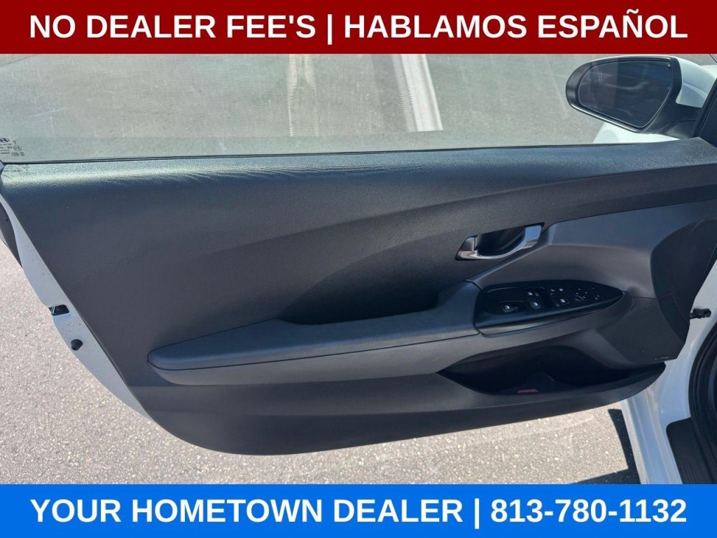 2019 Hyundai Veloster Image 19