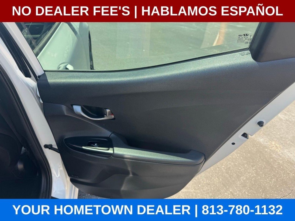 2019 Hyundai Veloster Image 24