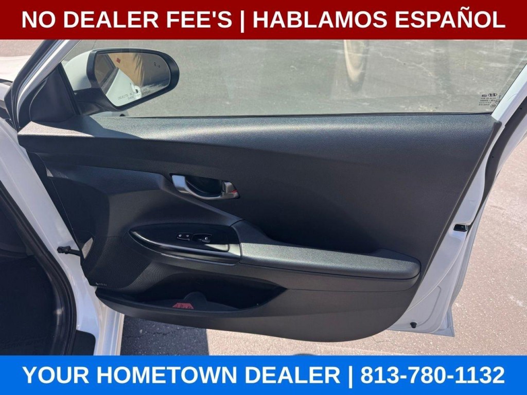 2019 Hyundai Veloster Image 26