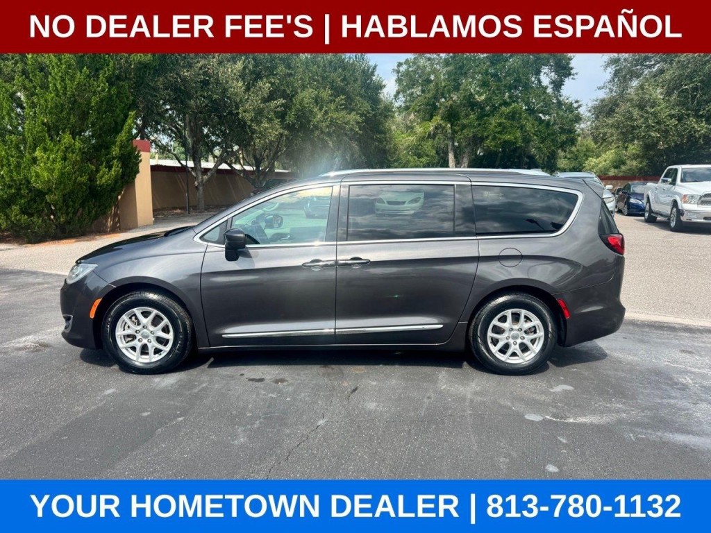 2020 Chrysler Pacifica Image 3