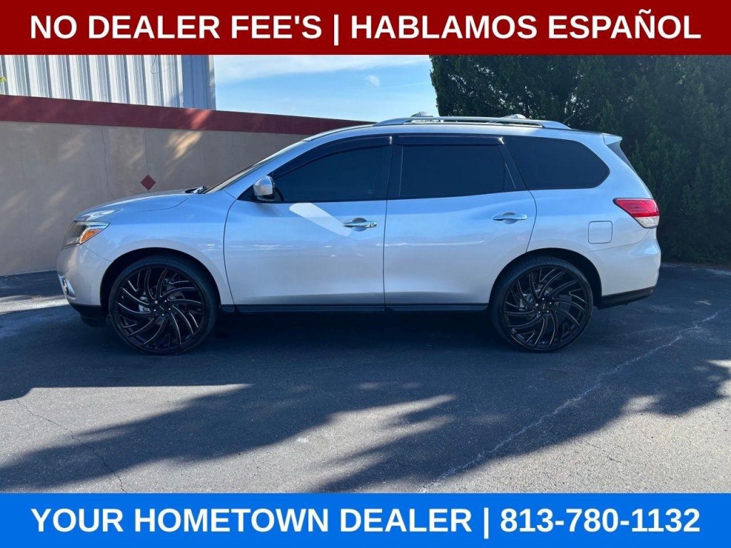 2016 Nissan Pathfinder Image 2