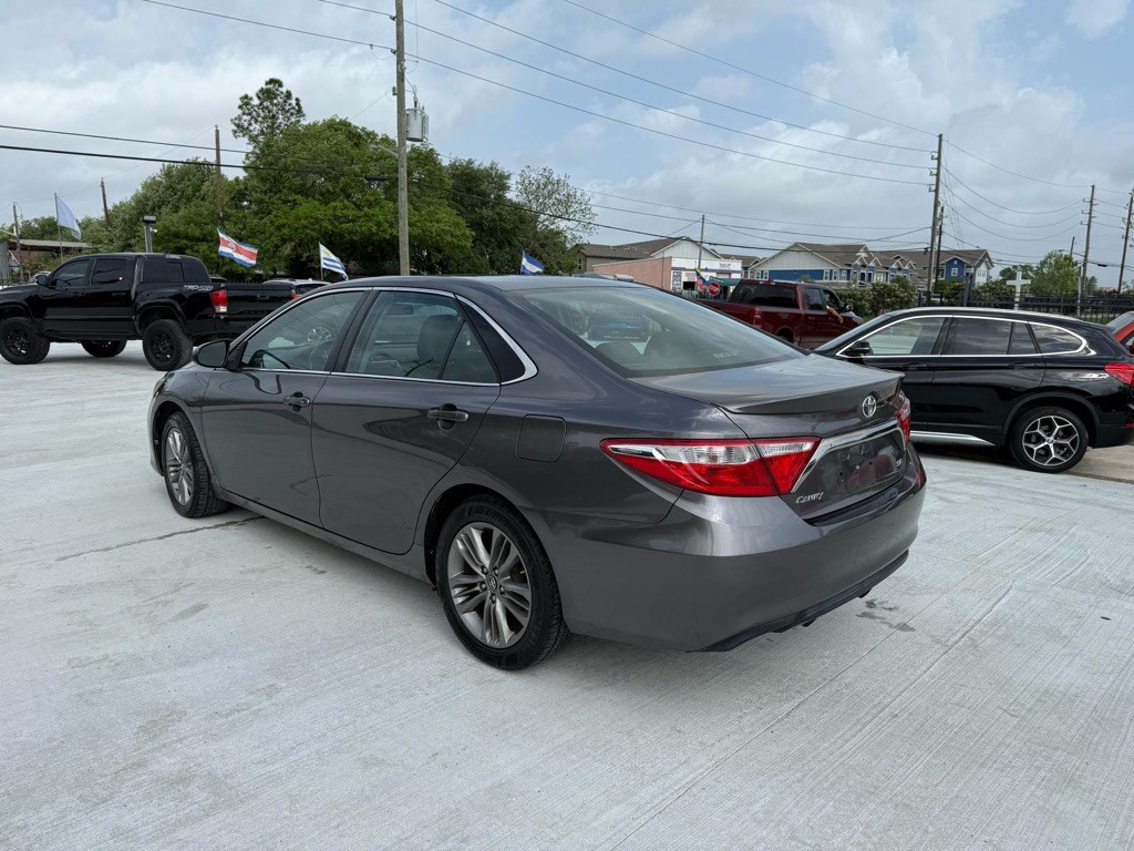 2017 Toyota Camry Image 7