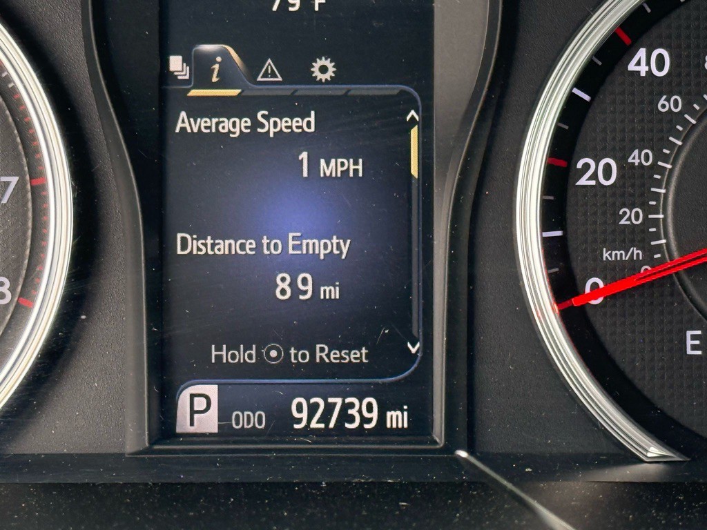2017 Toyota Camry Image 17