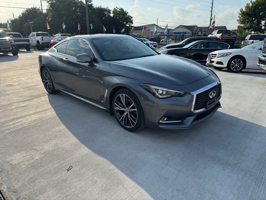 2017 INFINITI Q60 Image 3