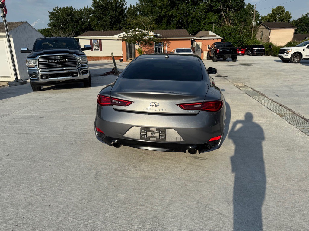 2017 INFINITI Q60 Image 6