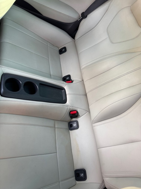 2017 INFINITI Q60 Image 12
