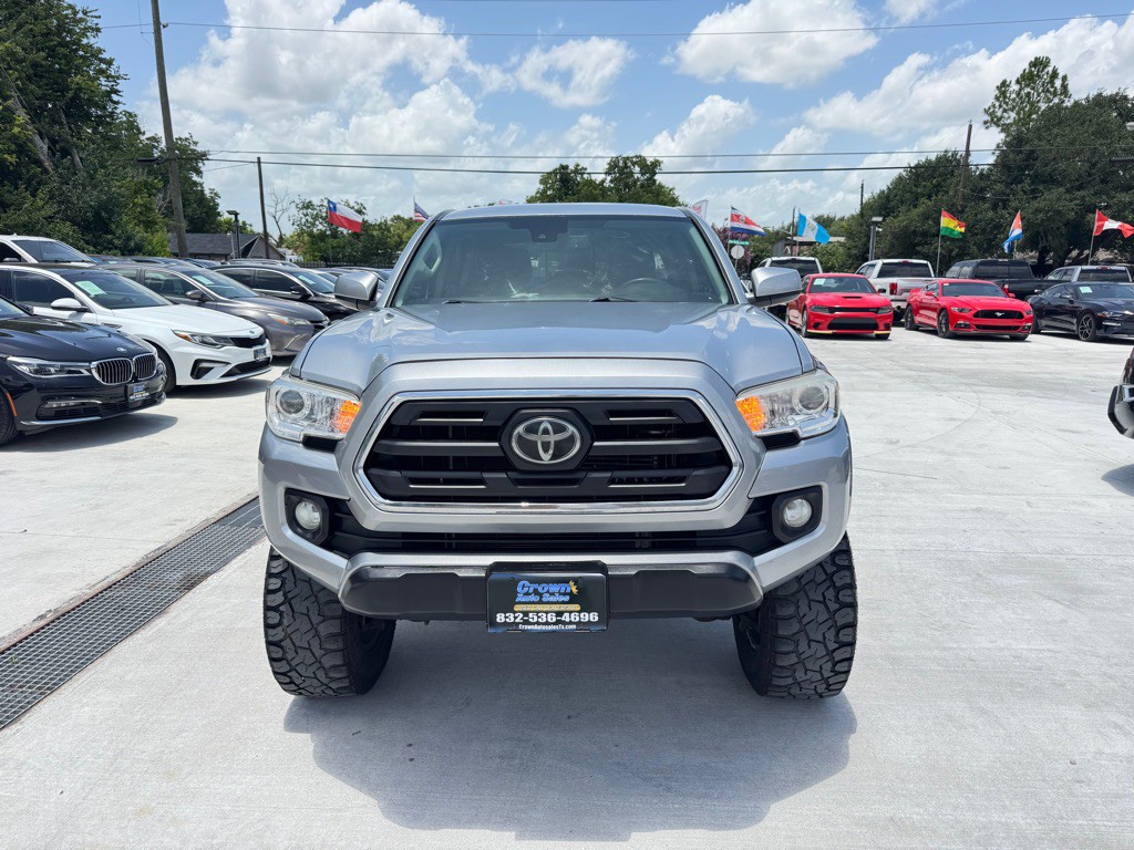 2019 Toyota Tacoma Image 2