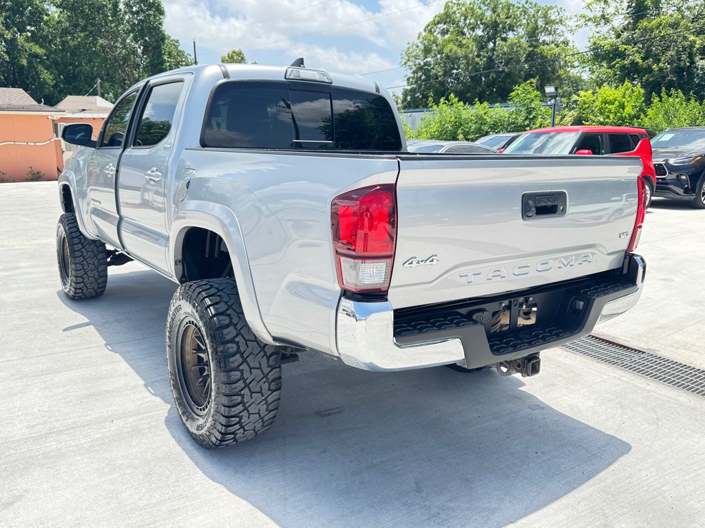 2019 Toyota Tacoma Image 8