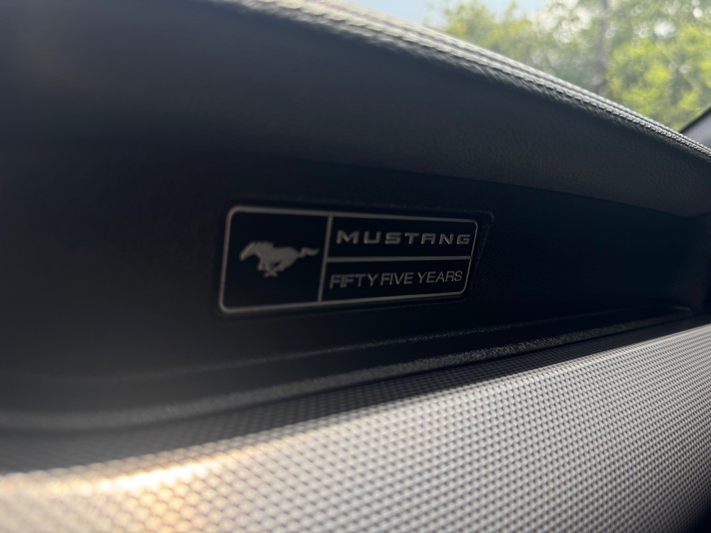 2020 Ford Mustang Image 11