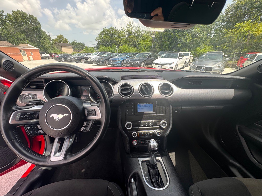 2020 Ford Mustang Image 15