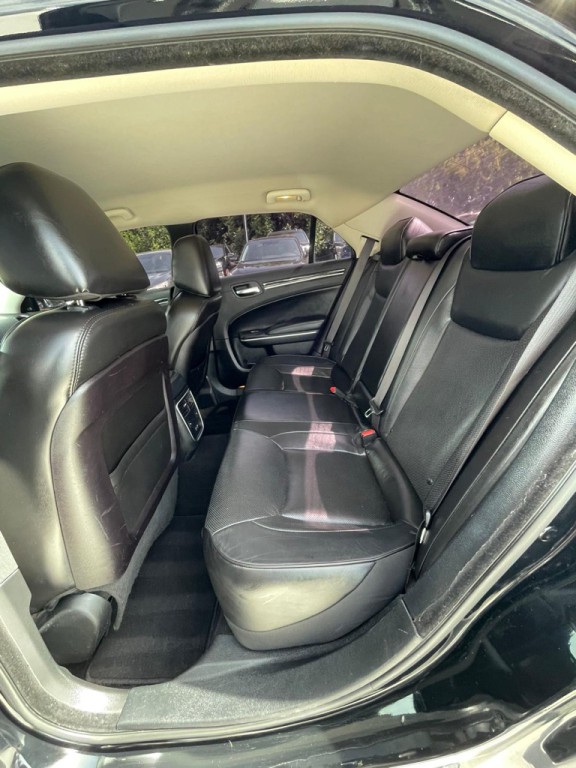 2019 Chrysler 300 Image 13