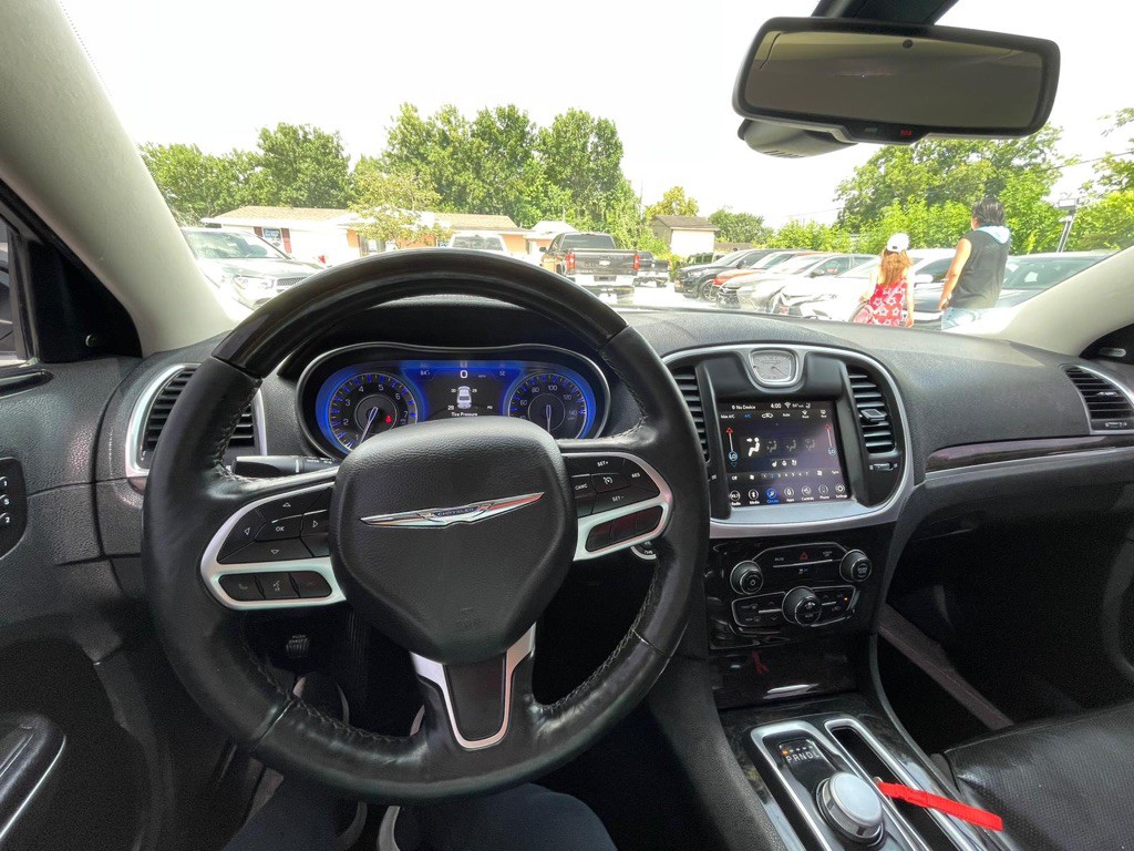 2019 Chrysler 300 Image 14