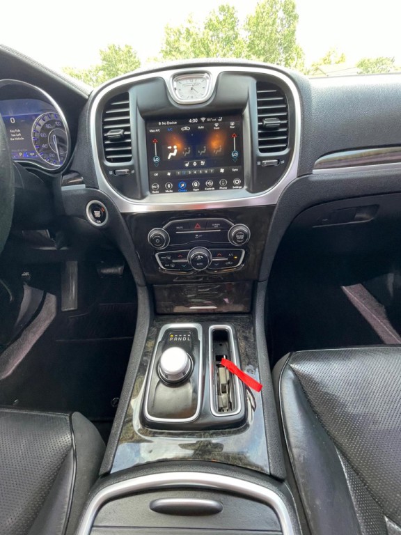 2019 Chrysler 300 Image 15