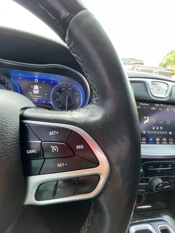2019 Chrysler 300 Image 22