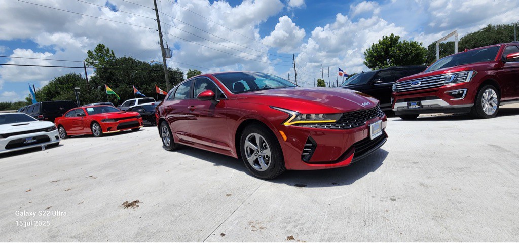 2023 Kia K5 Image 3