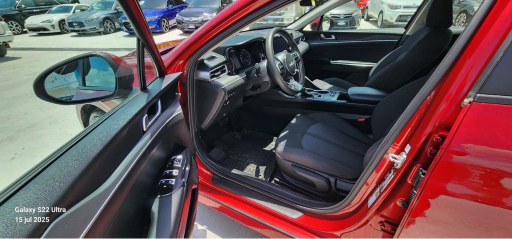 2023 Kia K5 Image 10
