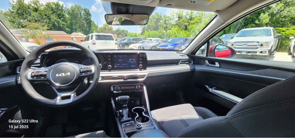 2023 Kia K5 Image 15
