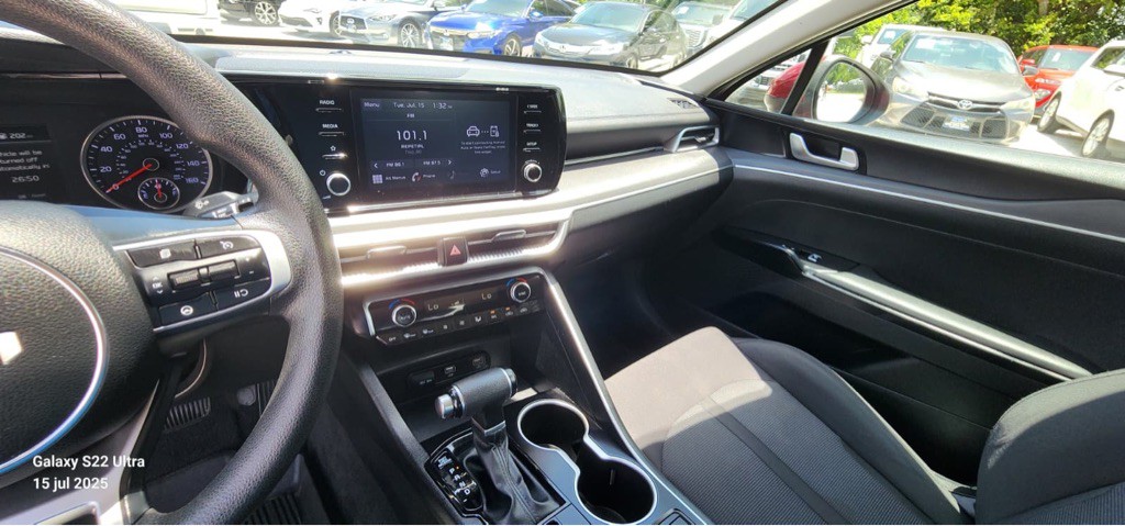 2023 Kia K5 Image 17