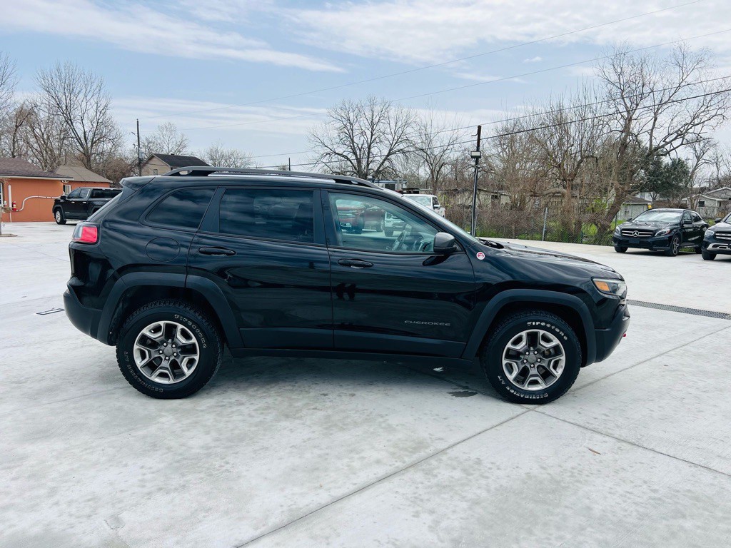2019 Jeep Cherokee Image 4