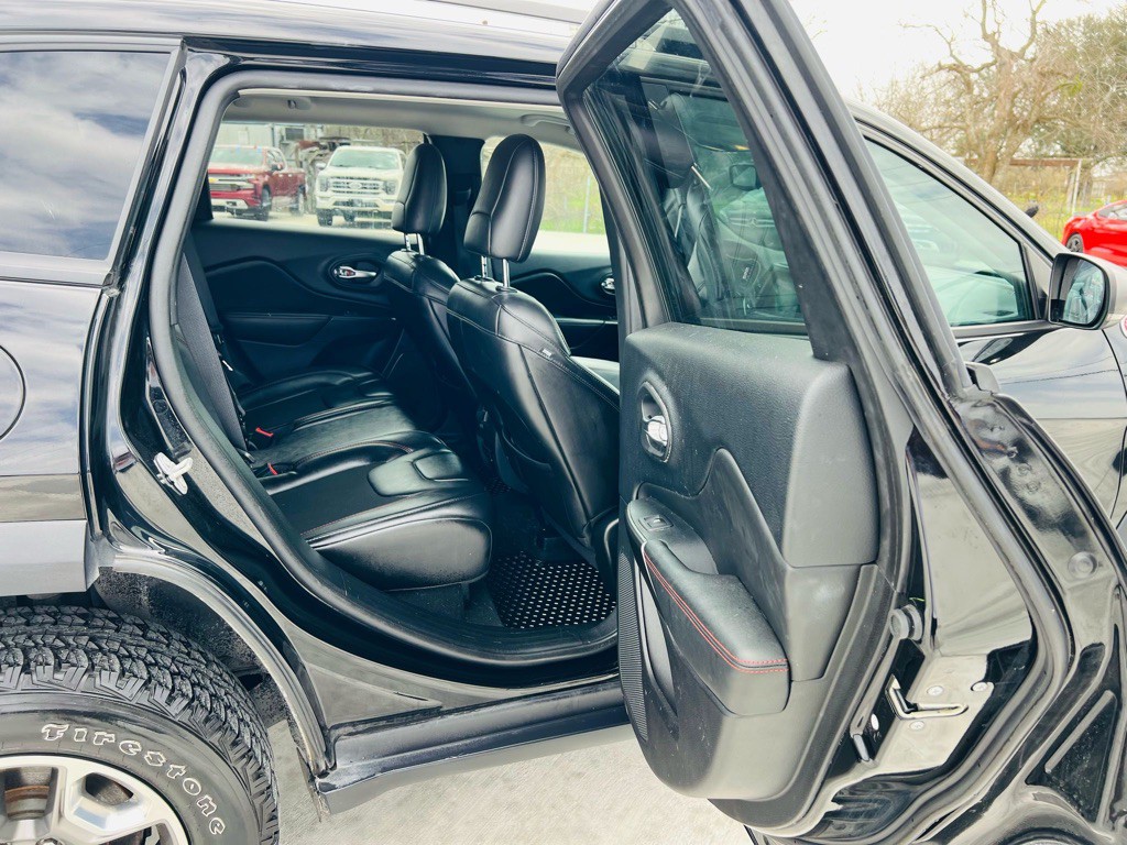 2019 Jeep Cherokee Image 14