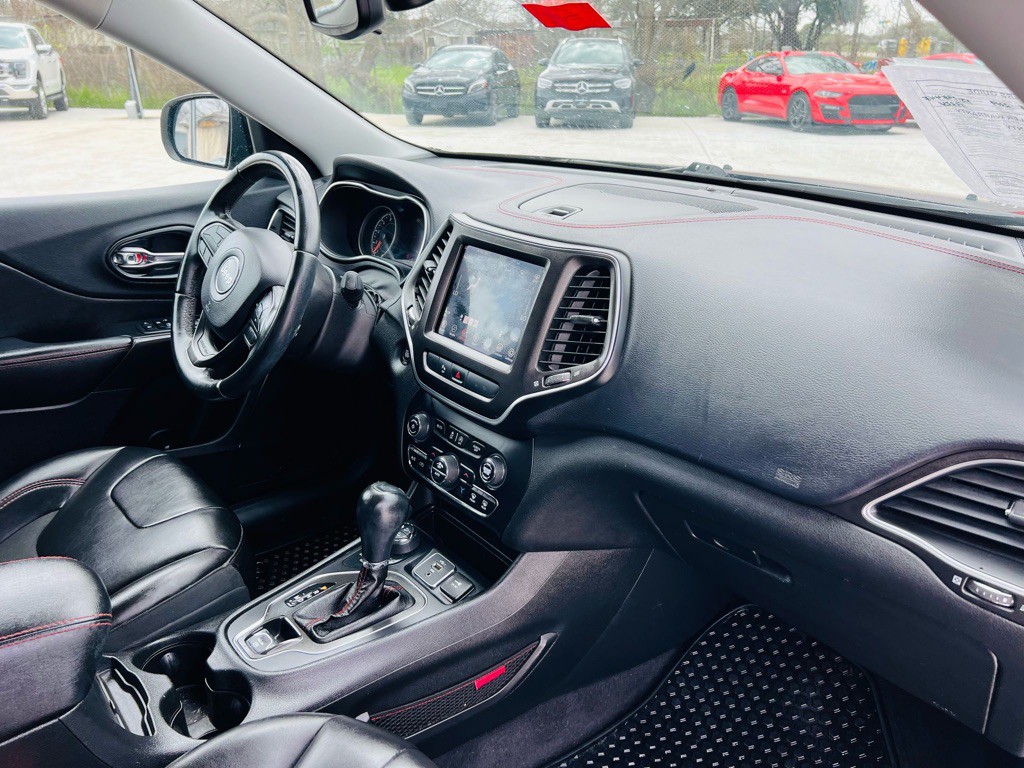 2019 Jeep Cherokee Image 17