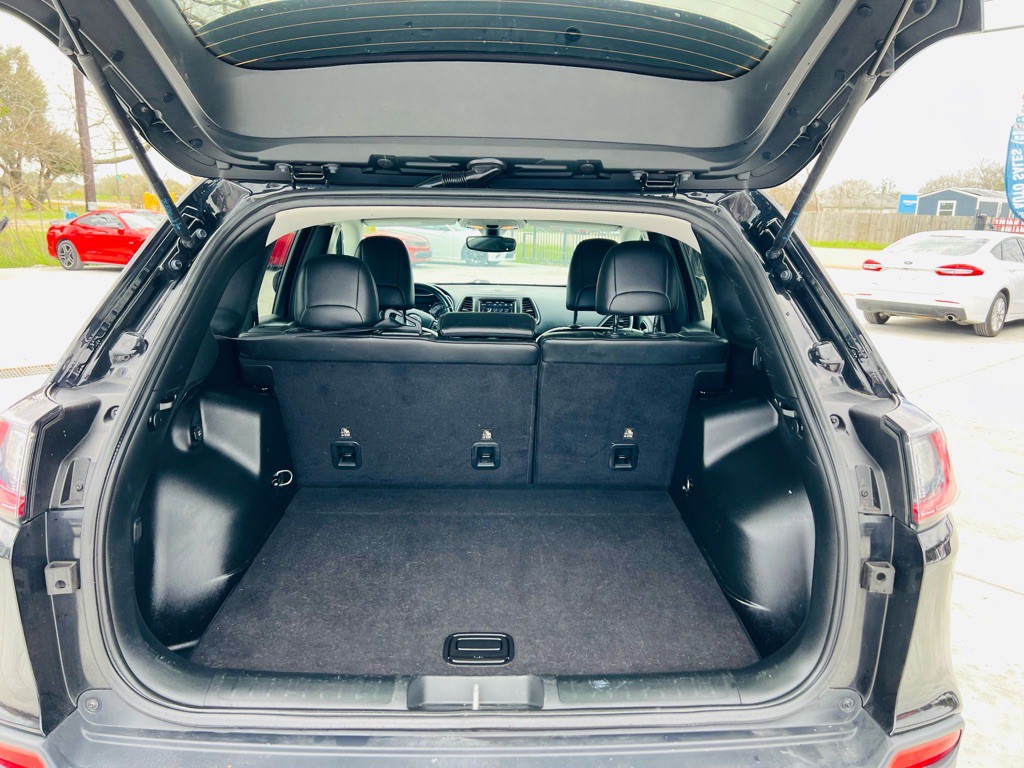2019 Jeep Cherokee Image 10