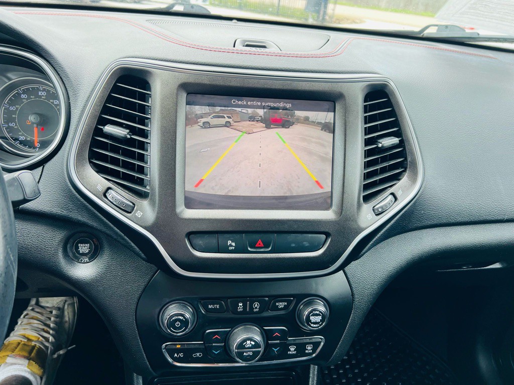 2019 Jeep Cherokee Image 11