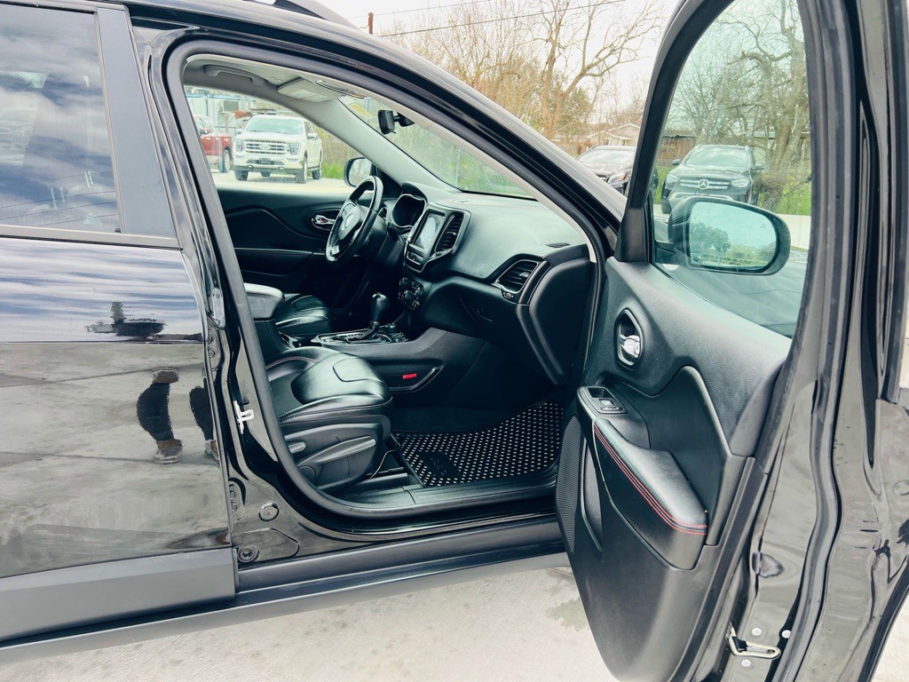 2019 Jeep Cherokee Image 13