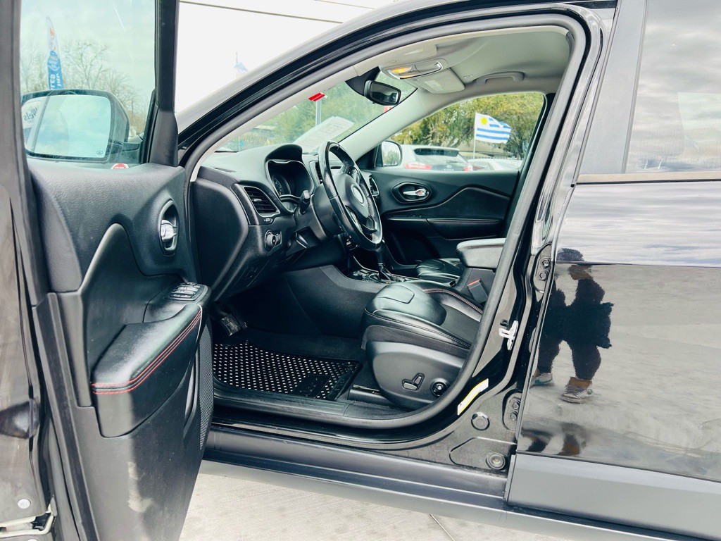 2019 Jeep Cherokee Image 15