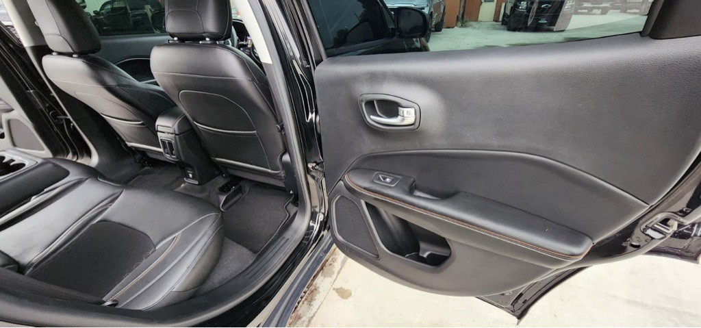 2018 Jeep Compass Image 19