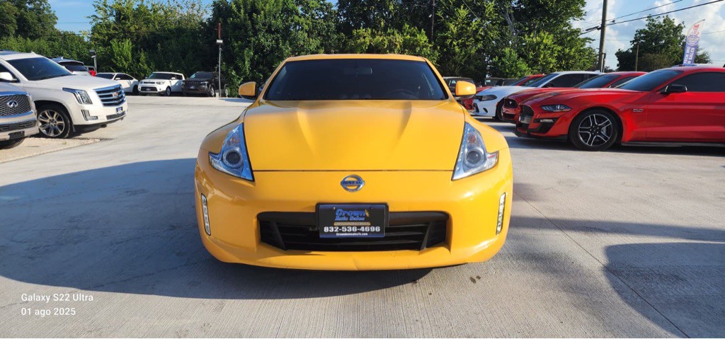 2017 Nissan 370Z Image 2