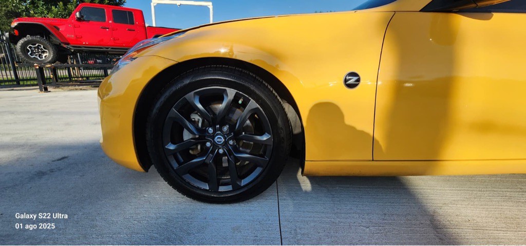 2017 Nissan 370Z Image 5