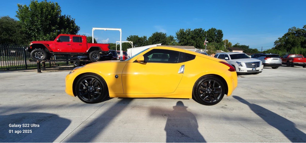 2017 Nissan 370Z Image 9