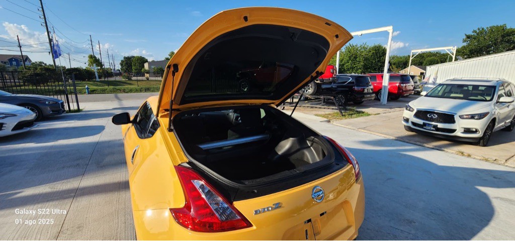 2017 Nissan 370Z Image 11