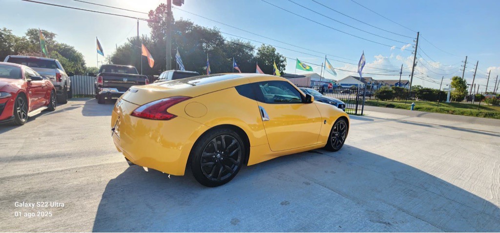 2017 Nissan 370Z Image 13