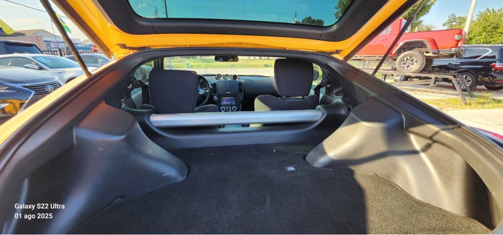 2017 Nissan 370Z Image 14
