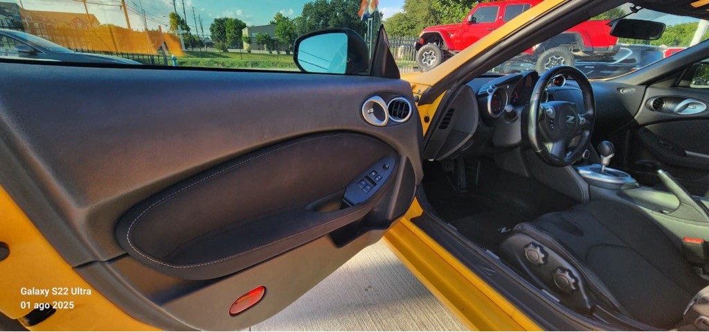 2017 Nissan 370Z Image 19